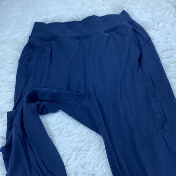 Lululemon Rejuvenate Crop *18" Blue - Picture 2 of 8